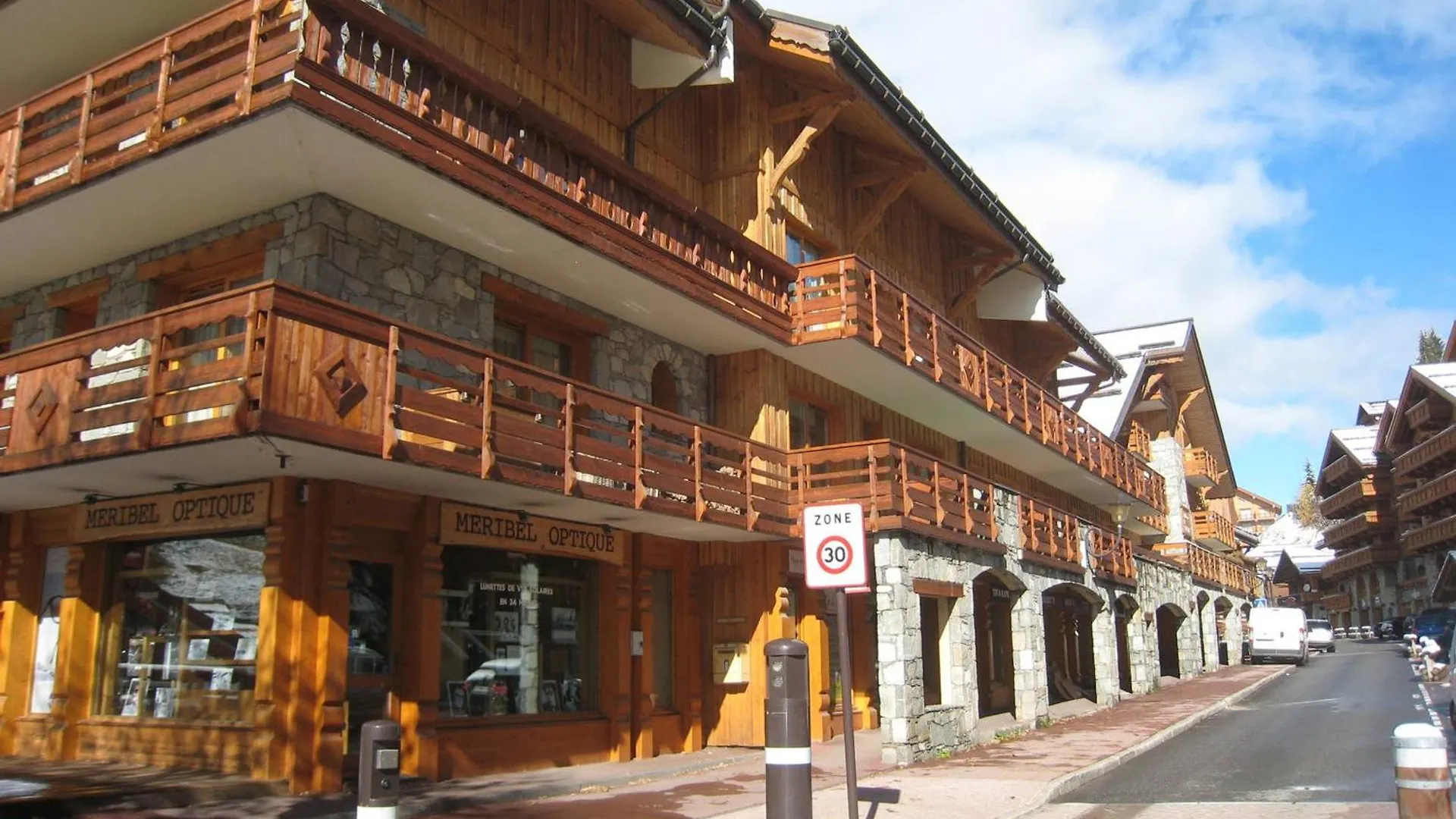 Apartment Appartement Familial Au Coeur De Meribel, 100M Des Pistes Et Des Commerces - Fr-1-565-19 Les Allues